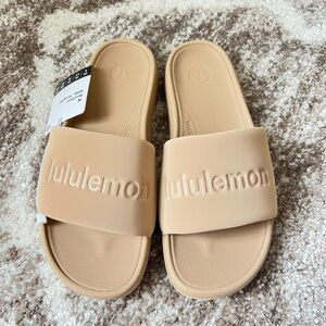 NWT Lululemon Nude Slides! Size 8